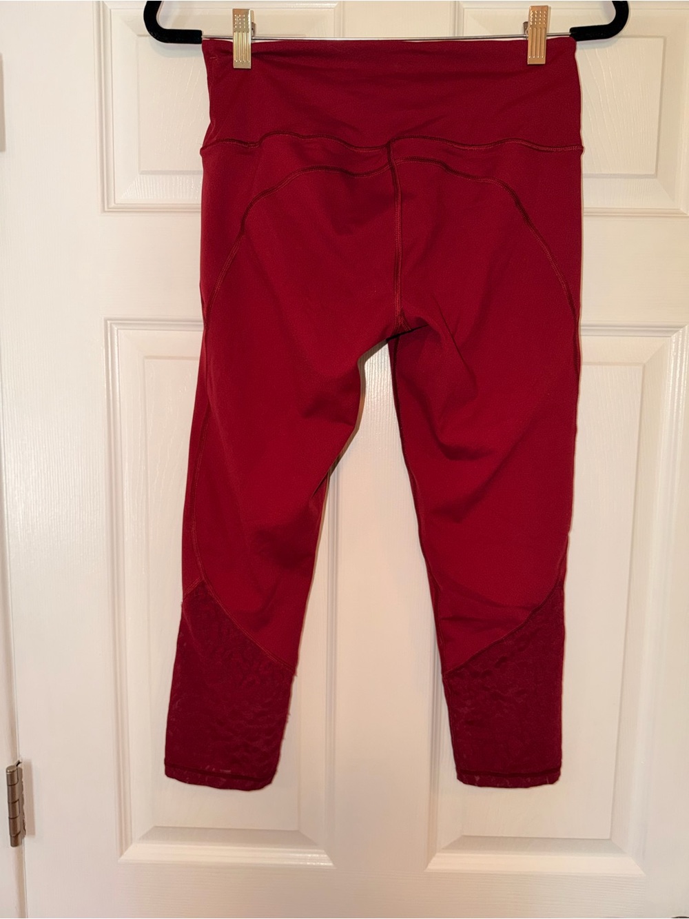 Victoria's Secret Knockout Capri Leggings - Picture 5 of 9